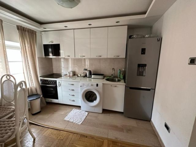 Cozy Old Town Apartment, Μπούντβα Εξωτερικό φωτογραφία