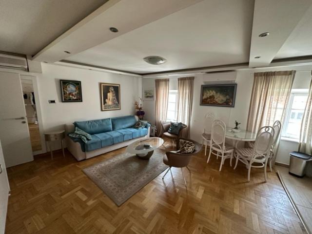 Cozy Old Town Apartment, Μπούντβα Εξωτερικό φωτογραφία