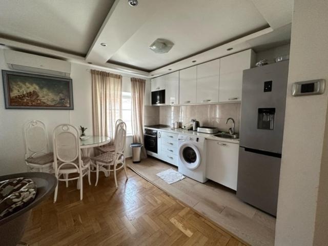 Cozy Old Town Apartment, Μπούντβα Εξωτερικό φωτογραφία